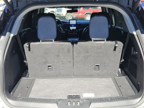 Certified 2022 Ford Explorer Limited w/ Limited Technology Package image 31