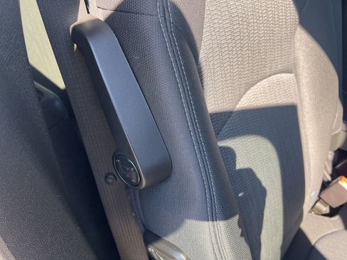 Used 2017 Chevrolet Traverse LT image 40