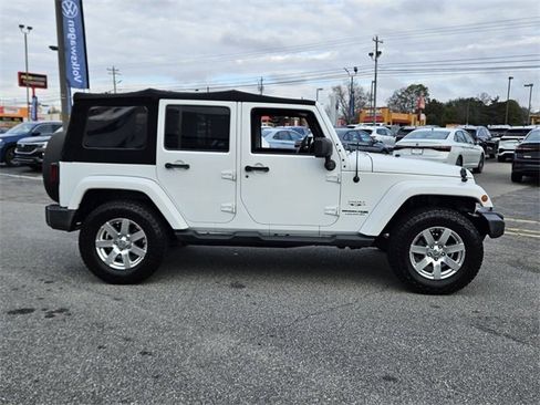 Used 2018 Jeep Wrangler Unlimited Sahara image 12