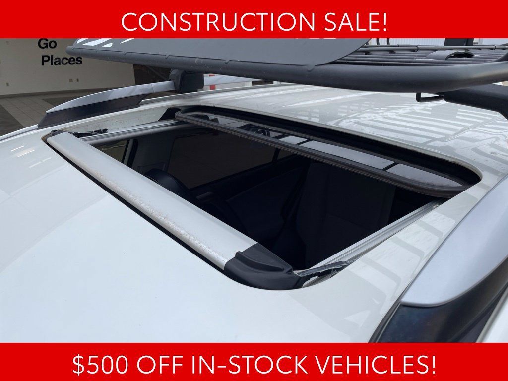 Used 2018 Toyota RAV4 Limited AWD/4WD image 3