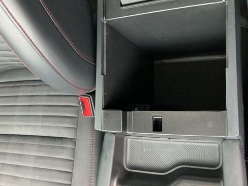 Used 2025 Ford Explorer ST-Line w/ Premium Package image 25