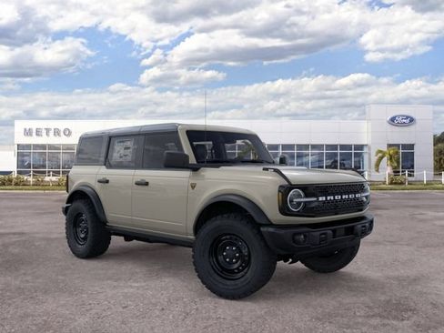 New 2026 Ford Bronco Badlands w/ Black Appearance Package AWD/4WD image 7