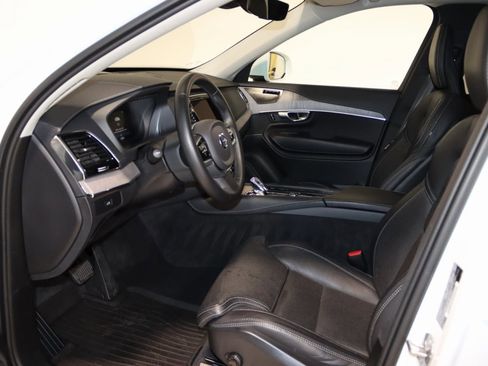 Used 2023 Volvo XC90 B6 Ultimate image 32