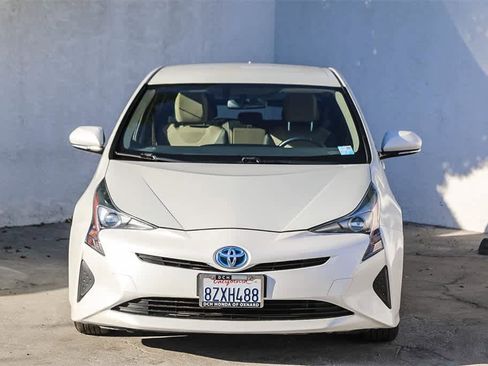 Used 2016 Toyota Prius Three image 2