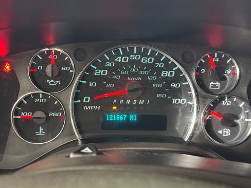 Used 2019 Chevrolet Express 3500 w/ Driver Convenience Package image 24