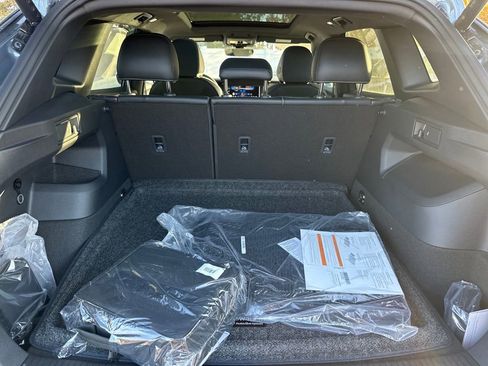 New 2026 Volkswagen Tiguan SE R-Line image 24