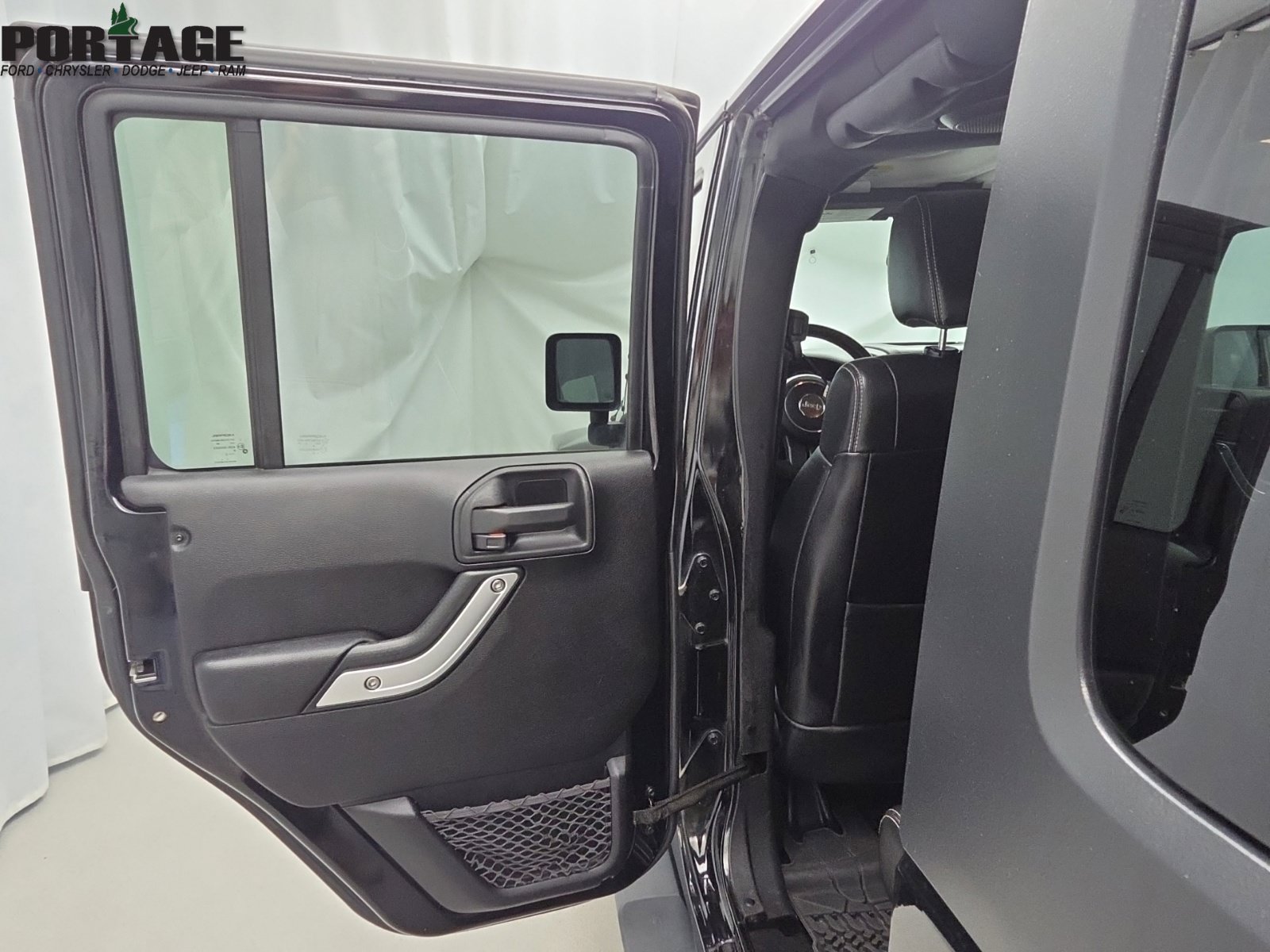Used 2012 Jeep Wrangler Unlimited Sahara w/ Connectivity Group AWD/4WD image 25
