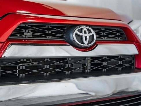 Used 2019 Toyota 4Runner Limited image 8