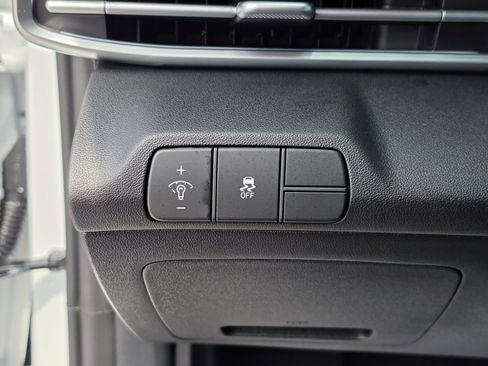New 2026 Hyundai Elantra Limited FWD image 30