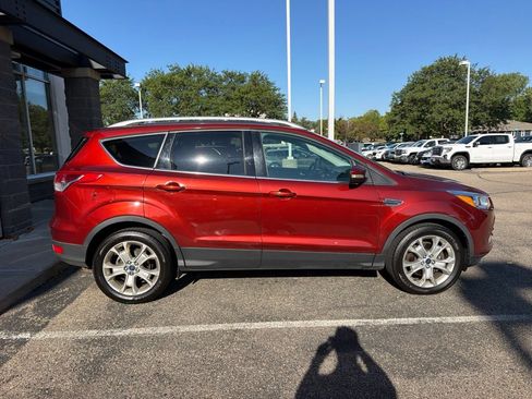 Used 2016 Ford Escape Titanium AWD/4WD image 4