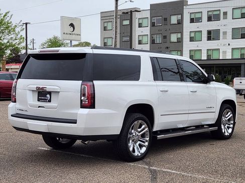 Used 2019 GMC Yukon XL SLT w/ Premium Edition AWD/4WD image 10