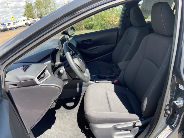 Used 2025 Toyota Corolla LE FWD image 15