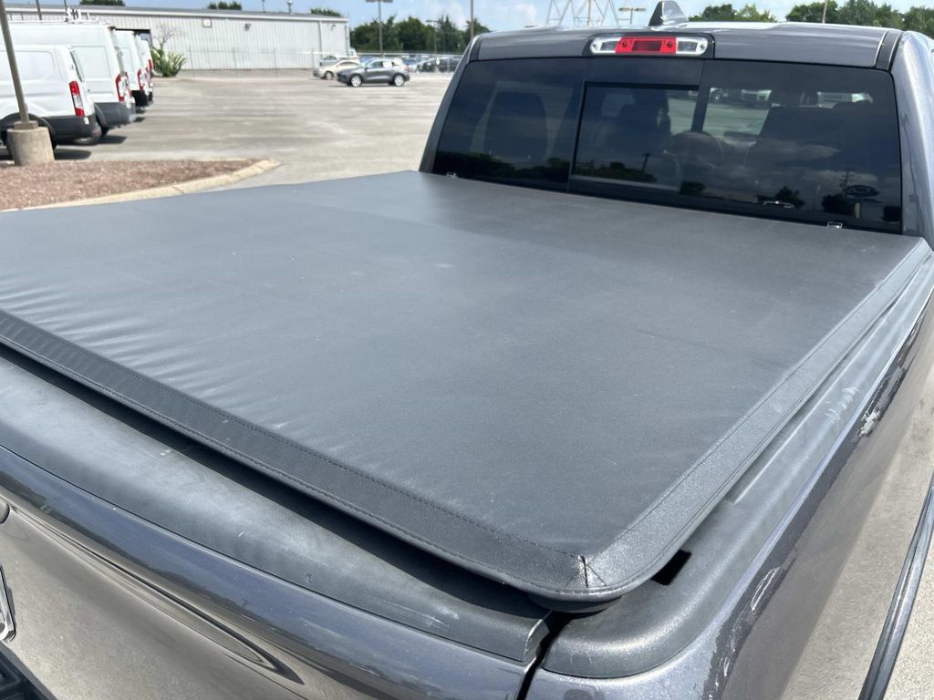 Used 2019 RAM 1500 Laramie AWD/4WD image 16