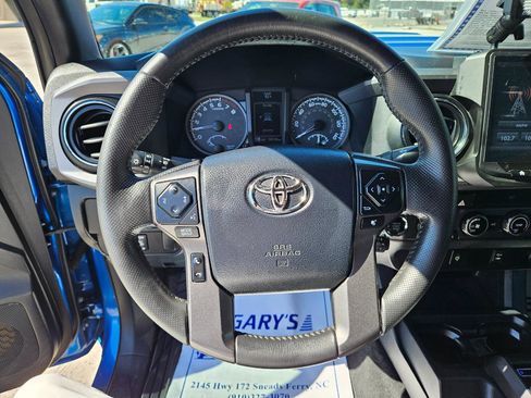 Used 2016 Toyota Tacoma TRD Sport w/ Towing Package image 24