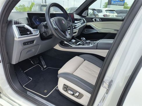 Certified 2024 BMW ALPINA XB7 AWD/4WD image 2