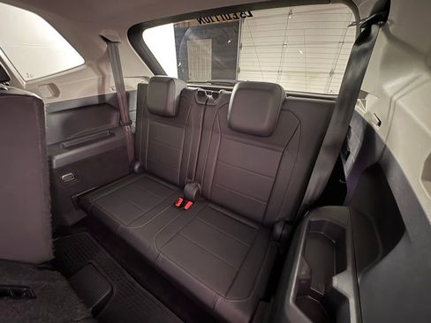 Used 2019 Volkswagen Tiguan SEL image 48