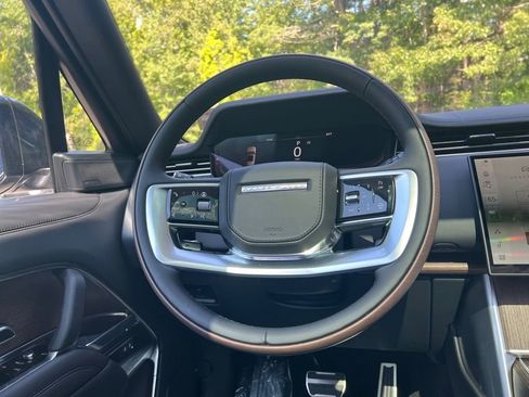 New 2025 Land Rover Range Rover SE image 28