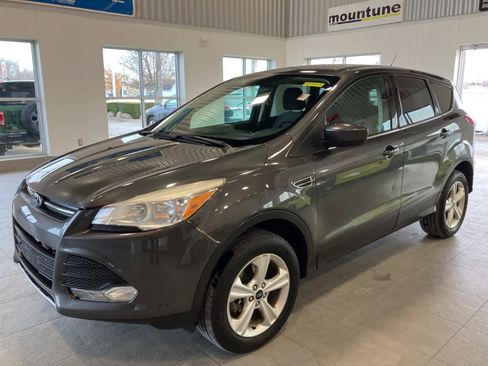 Used 2015 Ford Escape SE image 1