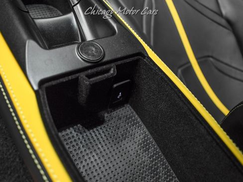 Used 2021 Ferrari 812 Superfast RWD image 22