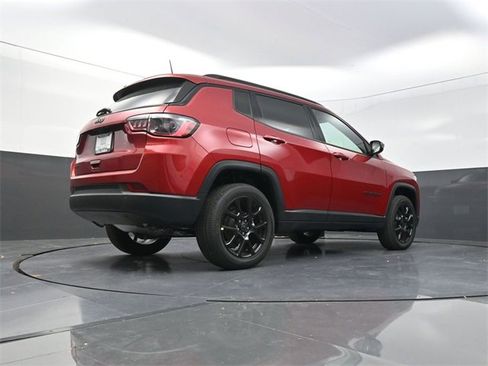 New 2026 Jeep Compass Latitude image 23