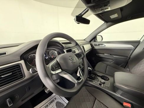 Used 2020 Volkswagen Atlas Cross Sport S image 9