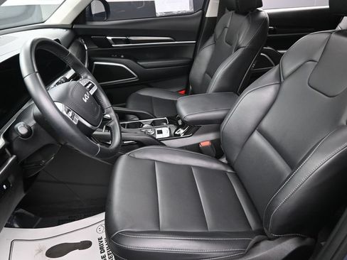 Used 2025 Kia Telluride S FWD image 26