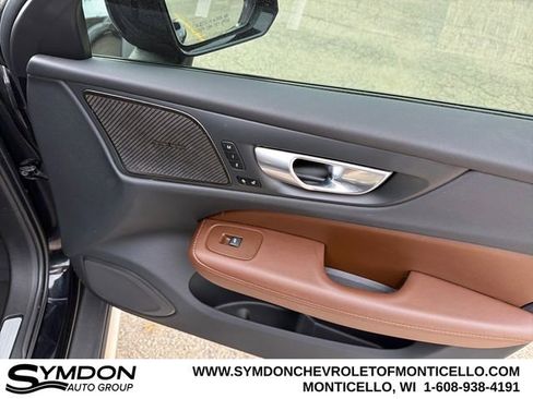 Used 2023 Volvo V60 B5 Cross Country Ultimate image 27