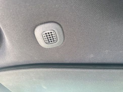 Certified 2025 Jeep Grand Cherokee Altitude image 37