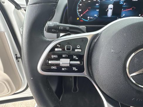 Used 2023 Mercedes-Benz GLB 250 image 23