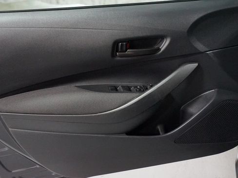 Used 2025 Toyota Corolla LE FWD image 27