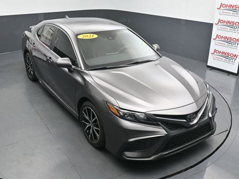 Used 2021 Toyota Camry SE FWD image 25