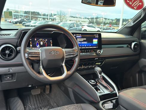 Used 2023 Chevrolet Colorado Z71 w/ Z71 Convenience Package 2 image 16