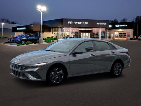 New 2026 Hyundai Elantra Sport image 2