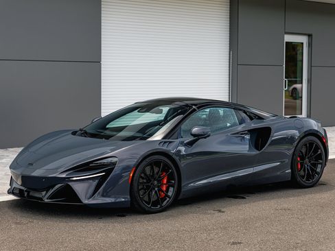 New 2026 McLaren Artura Spider image 2