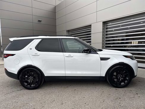 Certified 2018 Land Rover Discovery HSE image 9