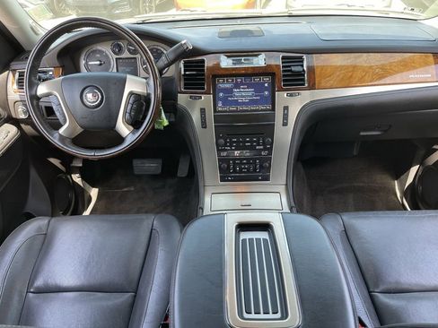 Used 2012 Cadillac Escalade ESV Platinum AWD/4WD image 16