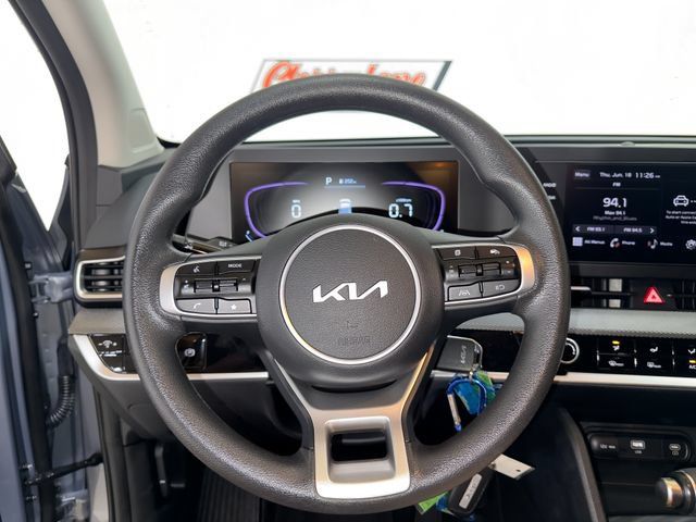 Used 2025 Kia Sportage LX FWD image 6