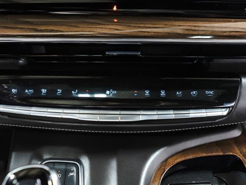 Used 2023 Cadillac Escalade ESV Sport Platinum image 17