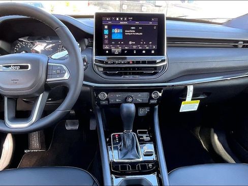 New 2026 Jeep Compass Latitude image 5