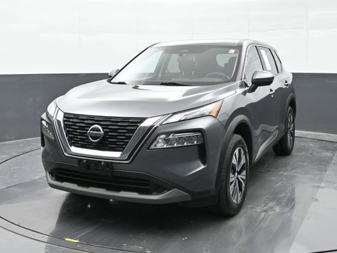 Used 2021 Nissan Rogue SV image 4