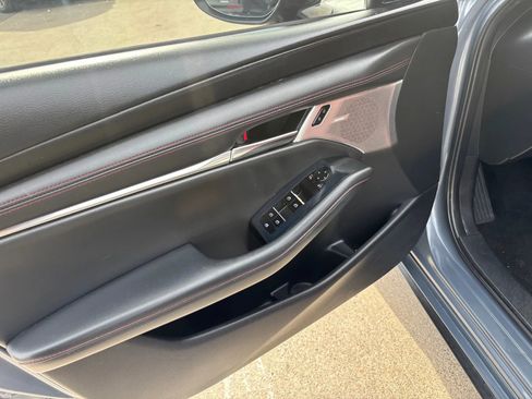 Used 2022 MAZDA MAZDA3 s image 10