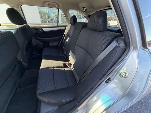 Used 2017 Subaru Outback 2.5i Premium AWD/4WD image 11