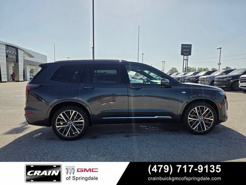 Used 2022 Cadillac XT6 Sport w/ Technology Package AWD/4WD image 9