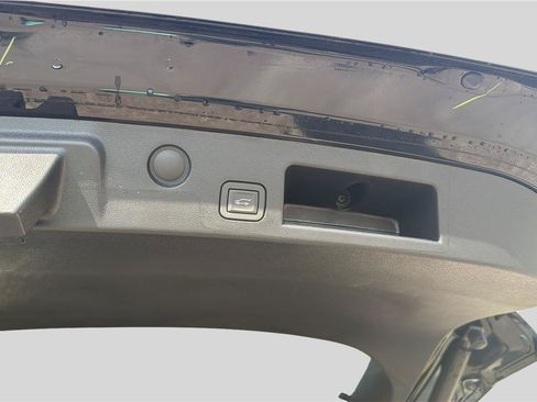 New 2026 GMC Terrain Elevation w/ Elevation Premium Package AWD/4WD image 18