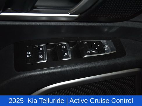 Used 2025 Kia Telluride S AWD/4WD image 22
