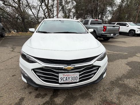Used 2022 Chevrolet Malibu LT image 2
