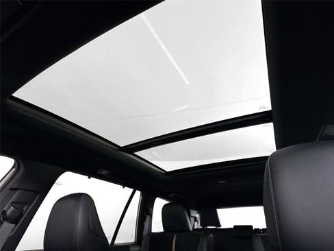 Used 2024 Toyota Grand Highlander AWD Hybrid image 6