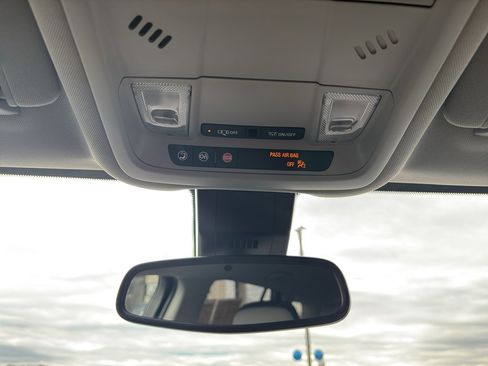 Used 2023 GMC Terrain SLE w/ Driver Convenience Package image 34