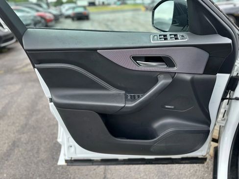Used 2019 Jaguar F-PACE S image 19
