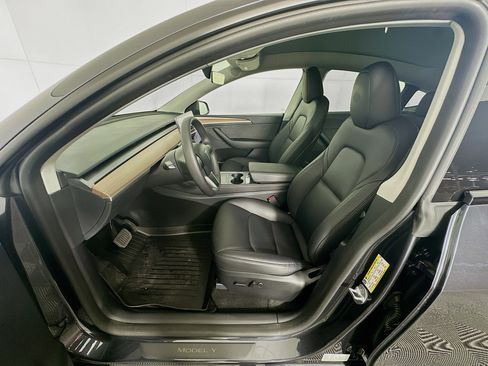 Used 2024 Tesla Model Y Long Range image 13
